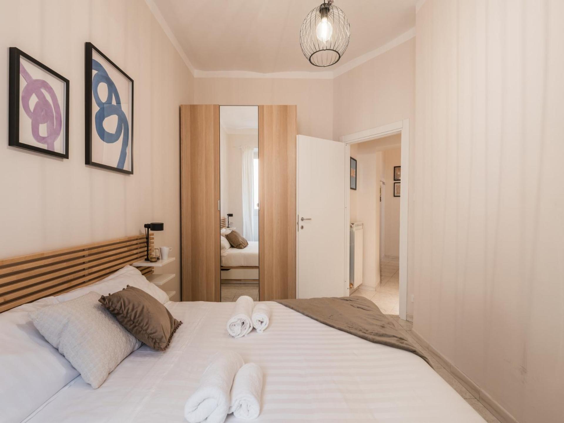 The Best Rent - Spacious One-Bedroom Apartment Near Colosseum Рим Экстерьер фото