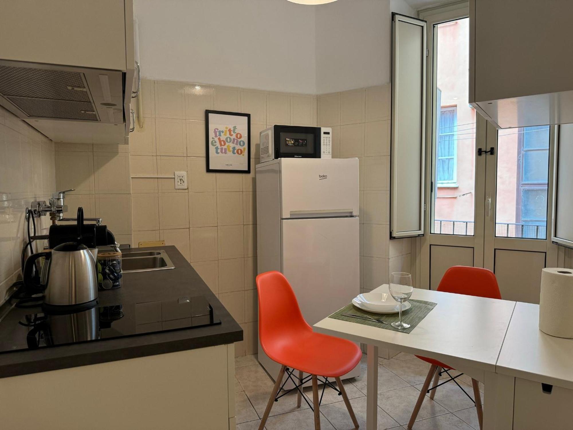 The Best Rent - Spacious One-Bedroom Apartment Near Colosseum Рим Экстерьер фото